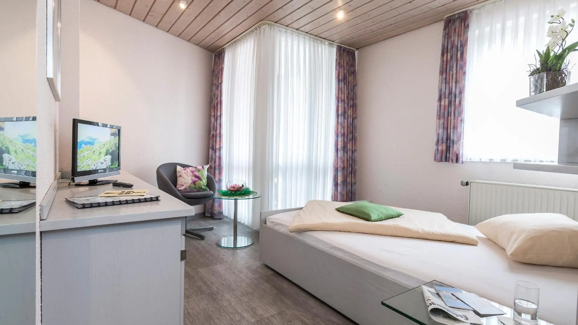 Hotel Cronberger Hof Ladenburg 3*,  Germany